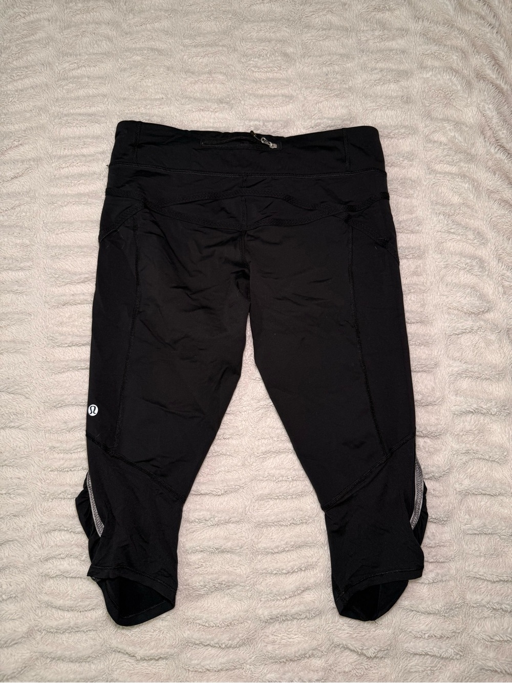 Lululemon Black Cropped Leggings Size 8